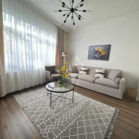 Center Of City In Besiktas 2 Plus 1 With 2 Bathroom And 3 Air Conditioner Κωνσταντινούπολη Εξωτερικό φωτογραφία