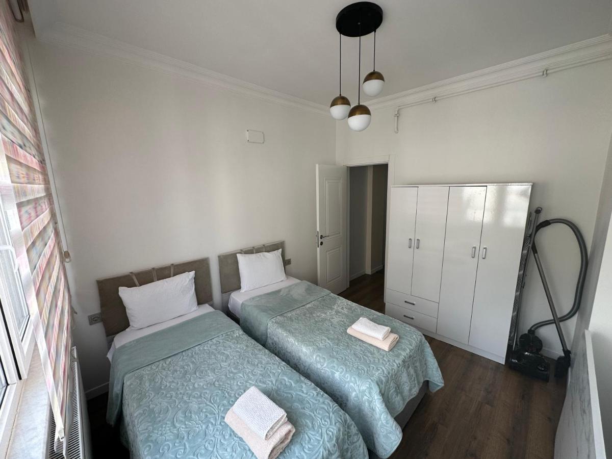 Center Of City In Besiktas 2 Plus 1 With 2 Bathroom And 3 Air Conditioner Κωνσταντινούπολη Εξωτερικό φωτογραφία