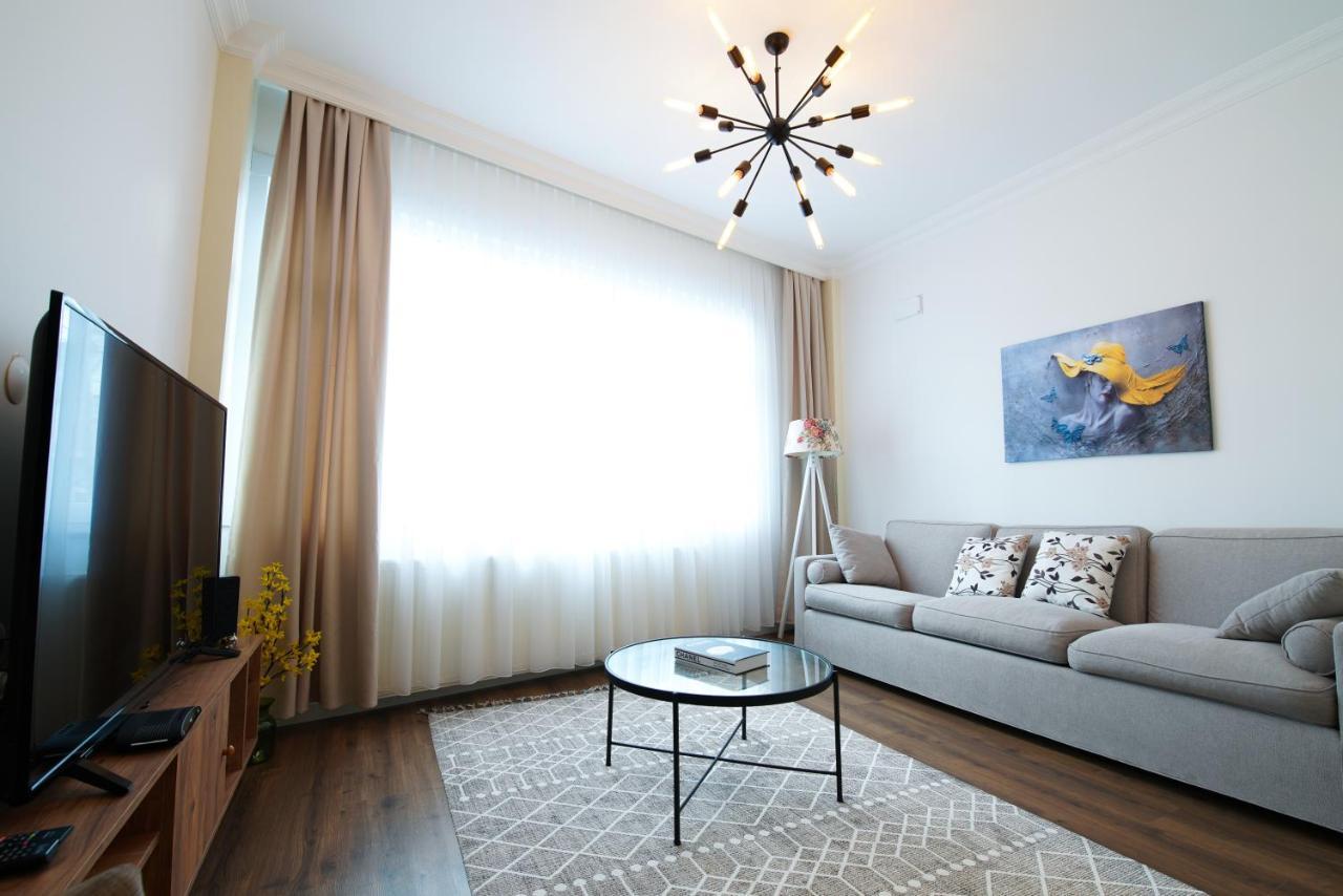 Center Of City In Besiktas 2 Plus 1 With 2 Bathroom And 3 Air Conditioner Κωνσταντινούπολη Εξωτερικό φωτογραφία
